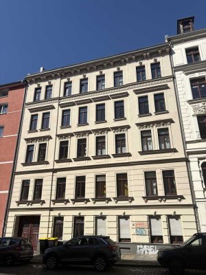 "Altbau-Charme trifft Balkonidylle – 3 Zimmer zum Ankommen und Wohlfühlen"