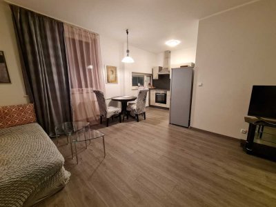 Charmante, Möblierte 2-Zimmer-Wohnung mit Balkon in Berlin-Wilmersdorf