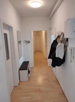 Perfekte WG-Wohnung: 5 Zimmer mit EBK für 3–5 Personen