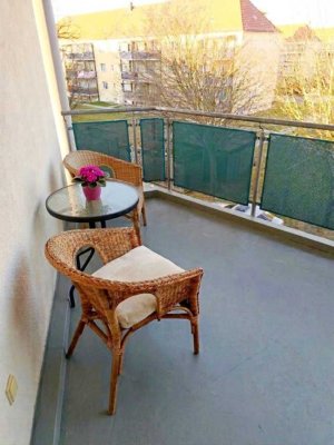 Provisionsfrei* !! Blick ins Grüne !! ruhige WOHNUNG * sonniger BALKON * Stellplatz in Tiefgarage *