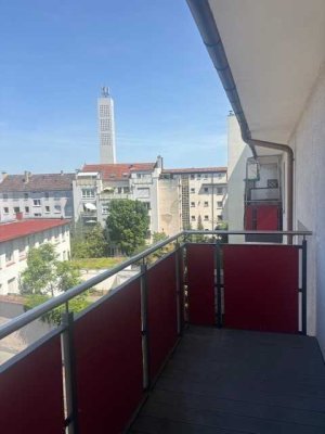 Helle 1-Zimmer-Wohnung mit großem Balkon in Offenbach
