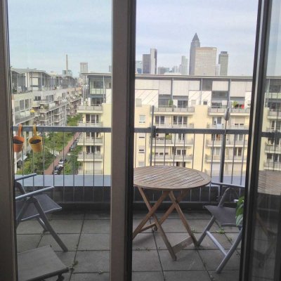 Frankfurt City West: Großzügiges 3 Zimmer Penthouse mit Dachterrasse und Skylineblick