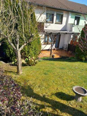 Charmantes Reihenendhaus mit großem Garten, Garage und attraktiven Fördermöglichkeiten