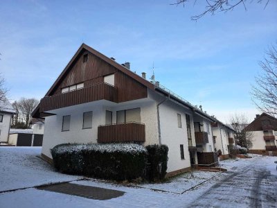 *PROVISIONSFREI* ca. 77 m² große 2-Zi.-DG-ETW mit Balkon und Stellplatz