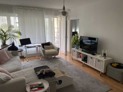 Von privat: Helle 2-Zimmer-Wohnung mit SW-Loggia & EBK, 70 m², 1. OG, Bad Soden NH