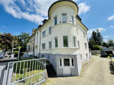 BONN / POPPELSDORF: Gepflegte möblierte 1,5-Zimmer-Wohnung mit Terrasse und neuer Einbauküche