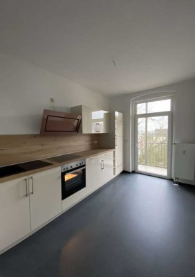 **ALLES NEU** 2-Zimmer-Wohnung mit Einbauküche & Balkon!