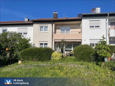 In ruhiger Ortsrandlage: Gepflegtes 1-Familienhaus mit Garten, Balkon und Garage