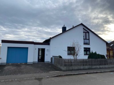 Einfamilienhaus in Graben mit großem Garten und Ausbaureserve