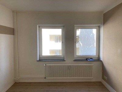 Großzügige 2-Zimmer-Wohnung mit Blick ins Grüne zum 01.07. zu vermieten!