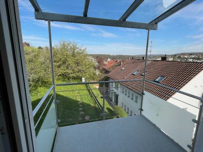Lichtdurchflutete 3 Zimmer-Dachgeschosswohnung in Stuttgart-Botnang