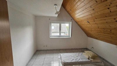 Sehr gepflegte 3,5 Zi ET-Maisonettewohnung mit Balkon und PkW-Stellplatz in LU-Maudach