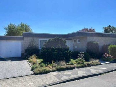 Charmanter Bungalow in ruhiger Wohnlage mit 5 Zimmern, liebevollem Garten, Garage und Keller