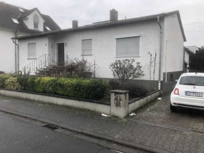 Handwerker aufgepasst. Renovierungsbedürftiges Einfamilienhaus in ruhiger Lage von Mainz-Laubenheim