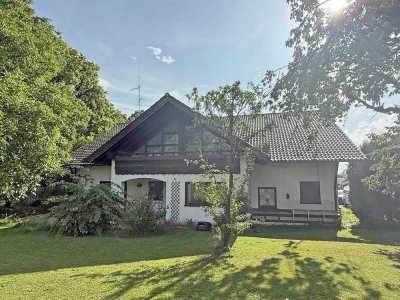 Exklusives Anwesen: Luxuriöses Wohnen mit bezauberndem Garten und eleganten Räumen auf 377m²
