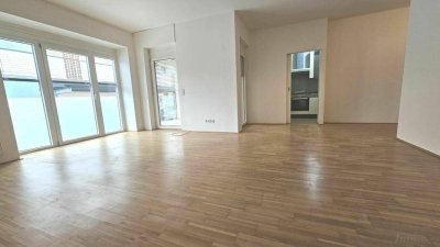 ** Komfortable und stilvoll im Herzen der Stadt Feldbach ** 2 Terrassen ** Carport &amp; Parkplatz **