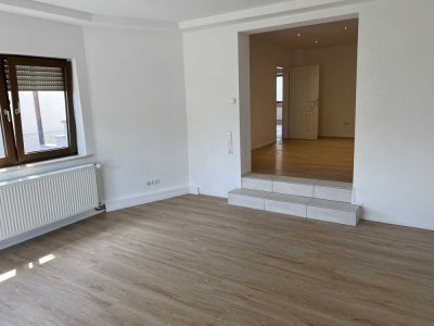 Top 2,5 Zimmer-Wohnung in ruhiger und zentraler Lage in Seligenstadt mit Terrasse, Garten und EBK