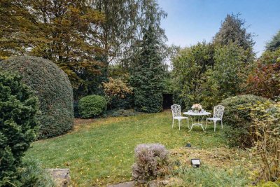 Ein- bis Zweifamilienhaus auf herrlich angelegtem Erbpachtgrundstück in ruhiger Lage