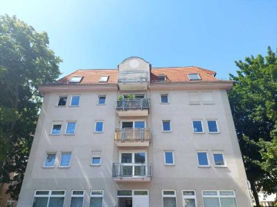 Helle Dachgeschosswohnung mit Stellplatz & Balkon !