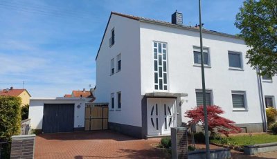 Top gepflegtes Zweifamilienhaus mit ausgebautem Dachgeschoß in Edigheim zu verkaufen.