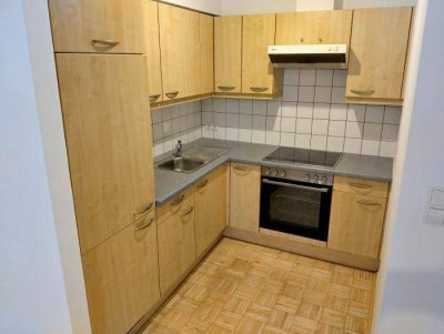 Sanierter 2 ZIMMER-Altbau + Einbauküche + größeres Bad mit Wanne + extra WC + nähe Kunsthaus