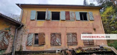 IMMOBERLIN.DE - Sehr großes Entwicklungspotenzial! Charaktervolle Immobilie in naturverbundener Lage