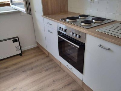 Teilrenovierte Kleinwohnung mit Küchenblock im Hochparterre in Mürzzuschlag zu kaufen !