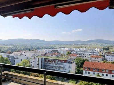 Fernsicht pur! 4,5 Zi.-Wohnung mit Aufzug , Garage und PKW-Stellplatz