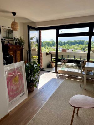 Helle 2 Zimmer Wohnung mit Balkon