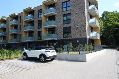 NEUWERTIGE  3. Zi. ERDGESCHOSSWOHNUNG MIT PRIVATGARTEN,  TERRASSE 34 qm  UND STELLPLATZ