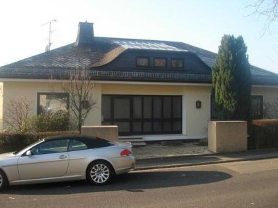 Schöne große 4 Zimmer Etagenwohnung in  Hofheim - Wildsachsen