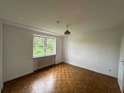 Helle 2,5 Zimmer Wohnung in Halstenbek Krupunder