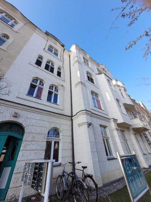RAUS von ZUHAUS und REIN in die erste eigene Bude