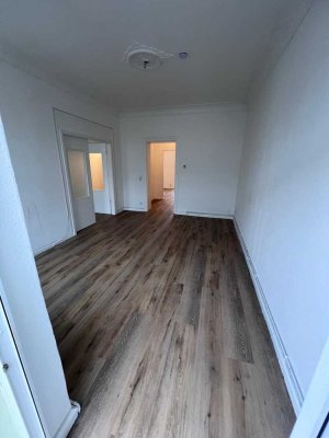 Ab Mai verfügbar: 2-Zimmer, Wohnküche und 2 Balkone in der KTV