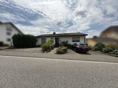 Geräumiges Einfamilienhaus in Kirchberg (Hunsrück) in top Lage