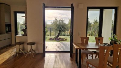 Helle 3-Zimmer-Neubauwohnung (120 m²) mit Terrasse & Garten – auf Zeit oder langfristig