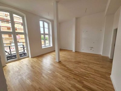 Wohnen im Denkmal - 2 Zimmer, Terrasse, Parkett, modernes Bad inkl- Walk In- Dusche & Stellplatz