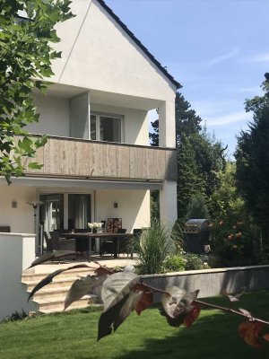 Wunderschöne , sonnige 2 ZKB mit Balkon und neuer EBK in Pfersee-Süd