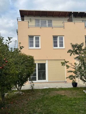 Ruhige Lage - Heitere, moderne, familienfreundliche Doppelhaushälfte