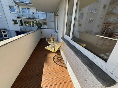 Sonnige 2-Zimmer-Wohnung mit großem Südbalkon in Köln-Nippes - Erstbezug nach Sanierung