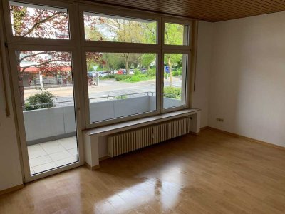 Sanierte Wohnung mit zwei Zimmern und Balkon in Heiligenhaus -Lichtdurchflutet-