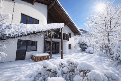 Sonniges Wohnen in Omes - Landhaus mit hübschem Garten