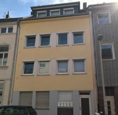 Modernisierte EG-Wohnung mit Terrasse