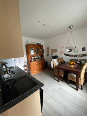 Schöne, geräumige, möblierte 2-Zimmer Wohnung in Königswinter. Ideal für Berufspendler