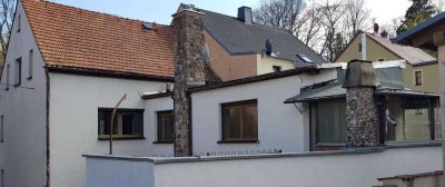 Großes Wohnhaus mit Dachterrasse und eigenem Schwimmbad in Lichtenstein!
