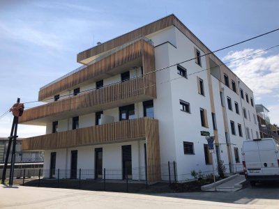 Schöne Neubauwohnung mit Balkon an der Murpromenade