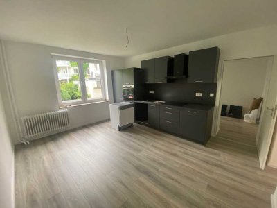 WG geeignete helle sanierte 2 Zimmer Wohnung mit neuer EBK/ Frankenberger Viertel