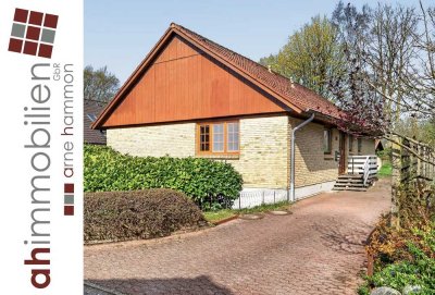 Einfamilienhaus mit Garten, Garage und viel Potenzial in familienfreundlicher Lage von Flensburg