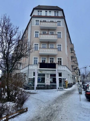 Samariterviertel - 4. OG mit Lift - Ruhige 3- Zimmer-Wohnung ca. 112  m² mit Balkon und Loggia