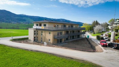 Lichtdurchflutete Dachgeschosswohnung mit XL Terrasse zwischen Irrsee und Mondsee - Bezugsfertig